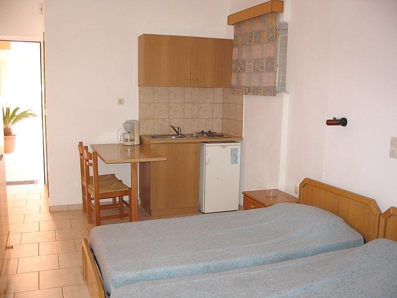 Alexandros Apartments Agia Marina Eksteriør bilde
