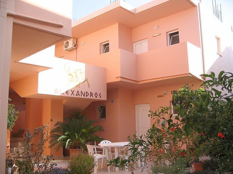 Alexandros Apartments Agia Marina Eksteriør bilde